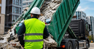 Вывоз строительного мусора в Печоре: услуги лицензированной компании — ПроМусор